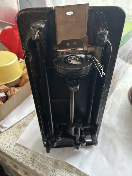 Masina de cusut Nechi cu masa