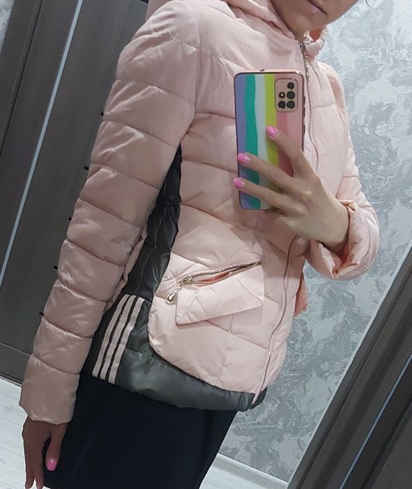 Продам женские куртки