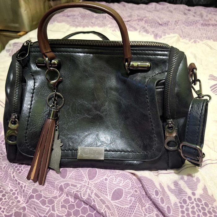 Продавам чанти много запазени