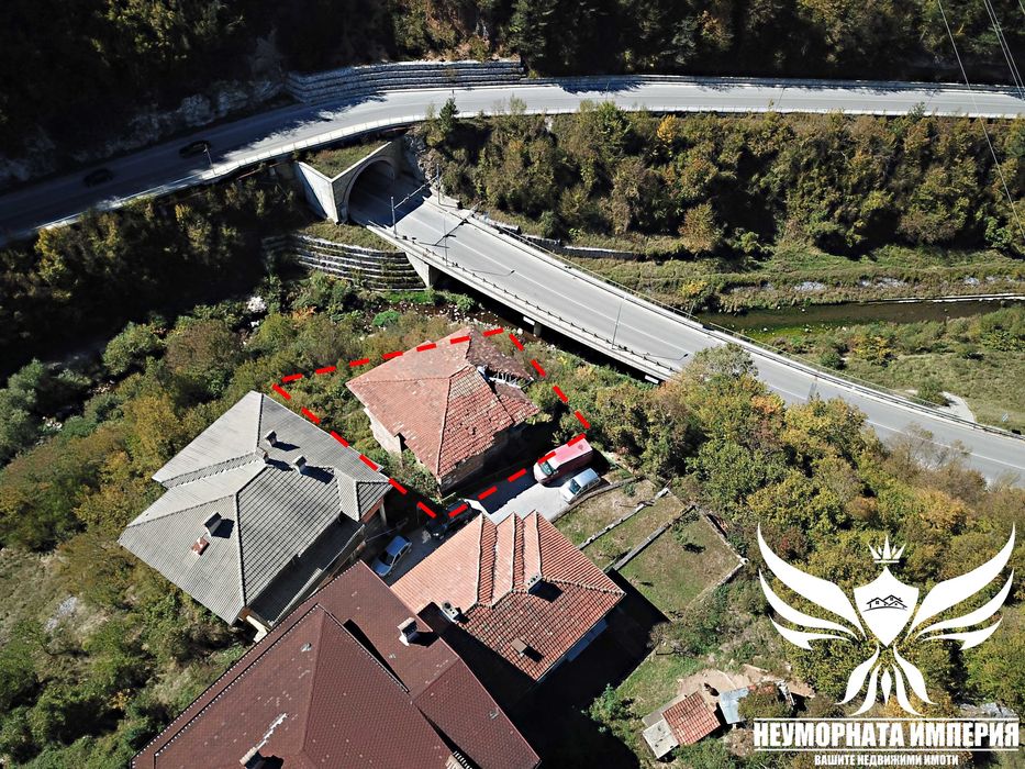 Нова къща с 388кв. РЗП и двор 600кв кв.Устово гр.Смолян