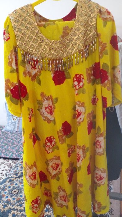 Kiyimlar sotiladi hammasi 500 000 sum