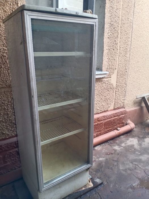 Холодильник ветринны