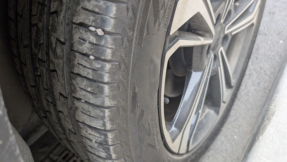 Резина 235/50 r19  лето