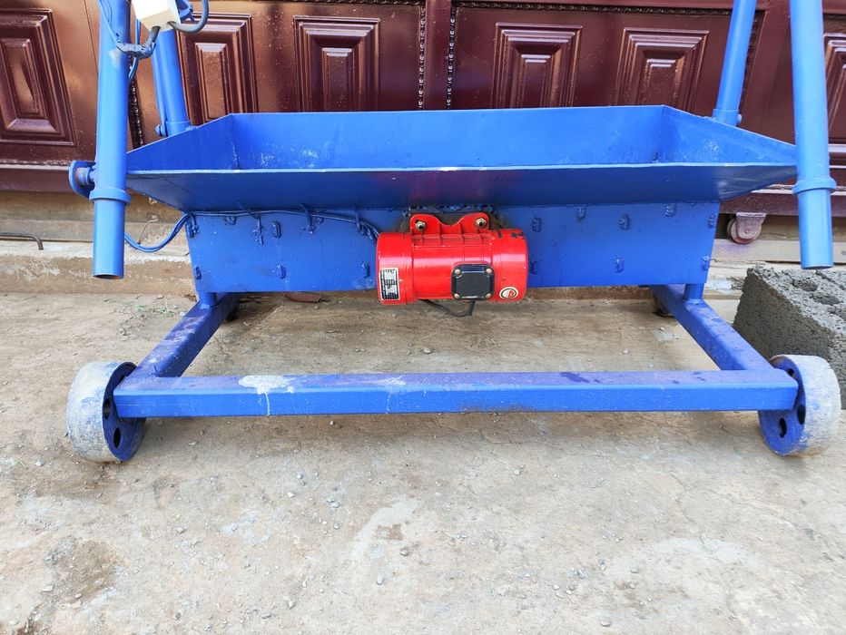 Shlakablok apparat sotiladi