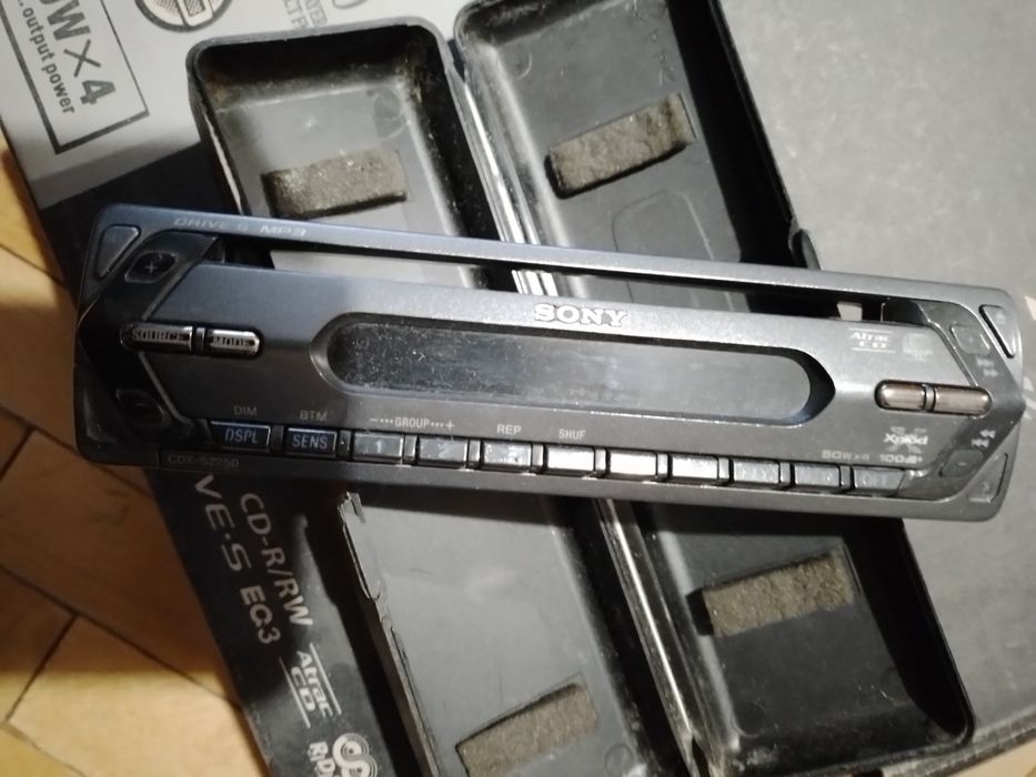 Casetofon Sony CDX -S 2250
