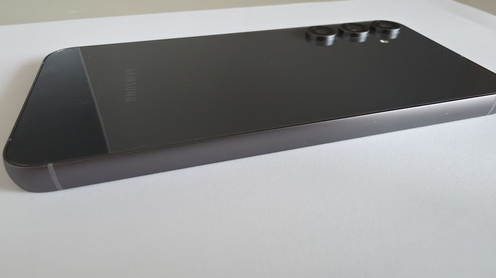 Samsung Galaxy S23 FE – stare impecabilă