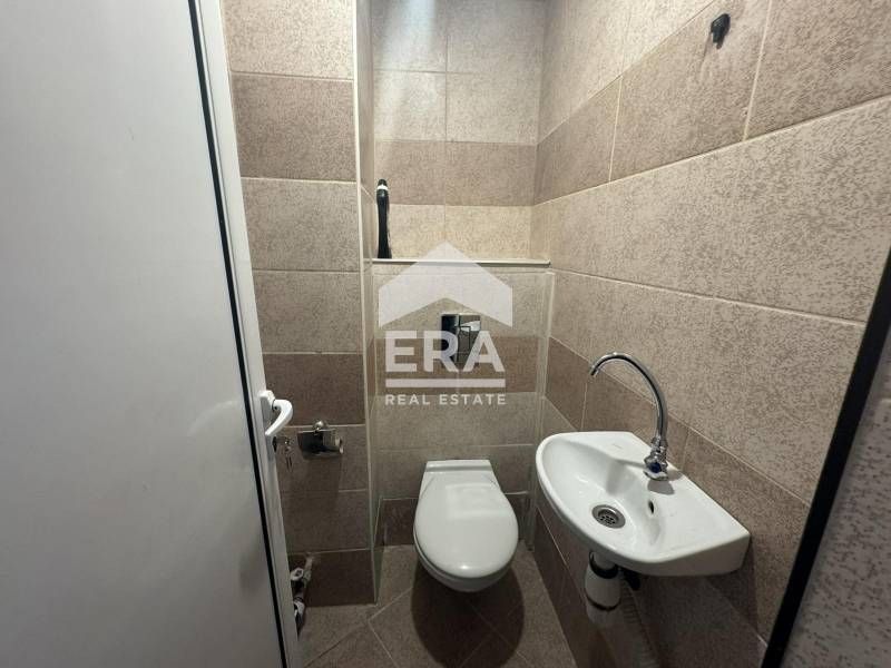 Дава се под наем Тристаен апартамент в Хасково, Център - 75 кв.м за 318.75 € - Снимка #7