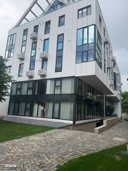 Apartament 3 camere, et 5 cu terasa, clădirea Stela, str. N.Bălcescu