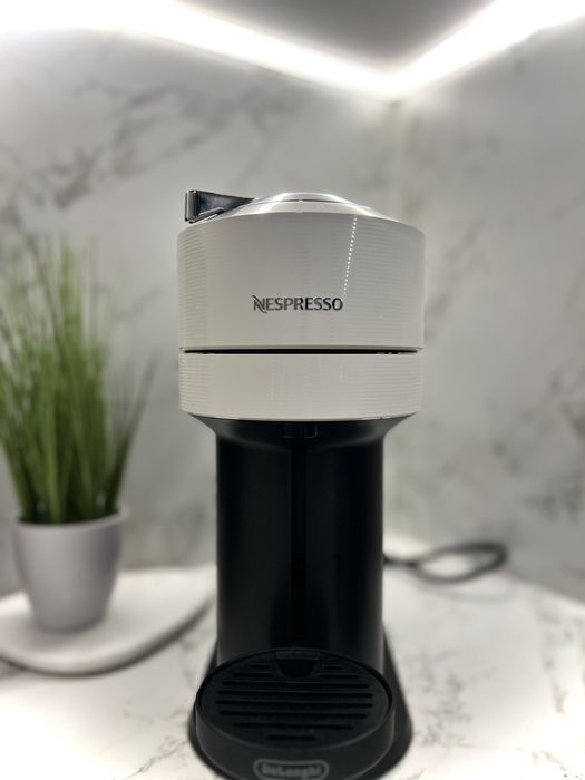 Кафемашина Nespresso + подарък капсули