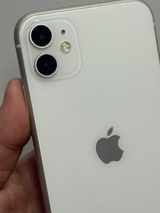Продам Айфон 11 64г