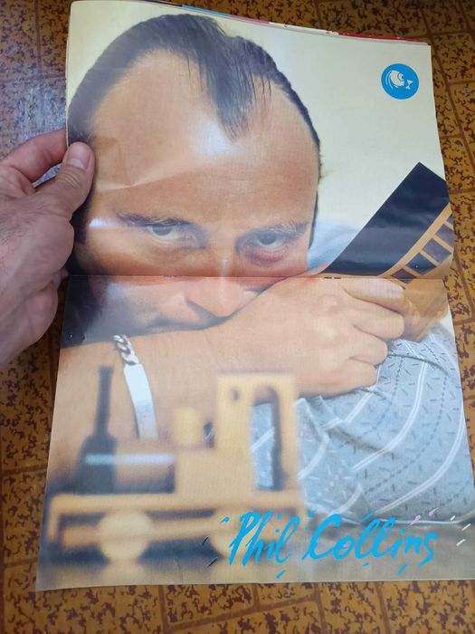 Плакати от списание ''Ритъм'' и други издания: Металика; Скорпиънс; Фил Колинс; U2; Бекстрийт Бойс и т.н
