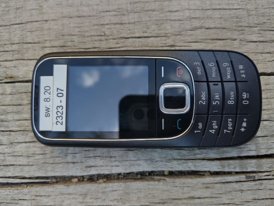 Нокия 2323 Nokia  ретро нов телефон с копчета