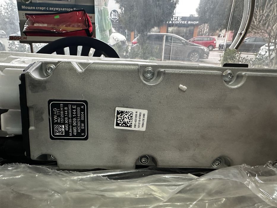 Електрическа рейка НОВА  ГАРАНЦИЯ Q7 Q8 Cayenne lll. 15. 4M0.909.144E.