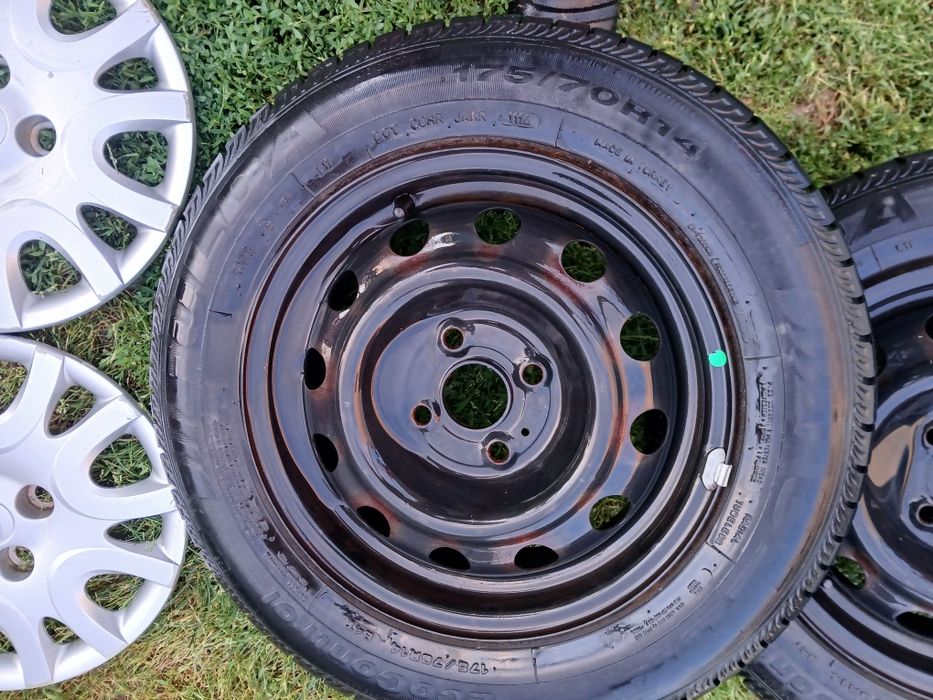 Jeante cu cauciucuri houndai