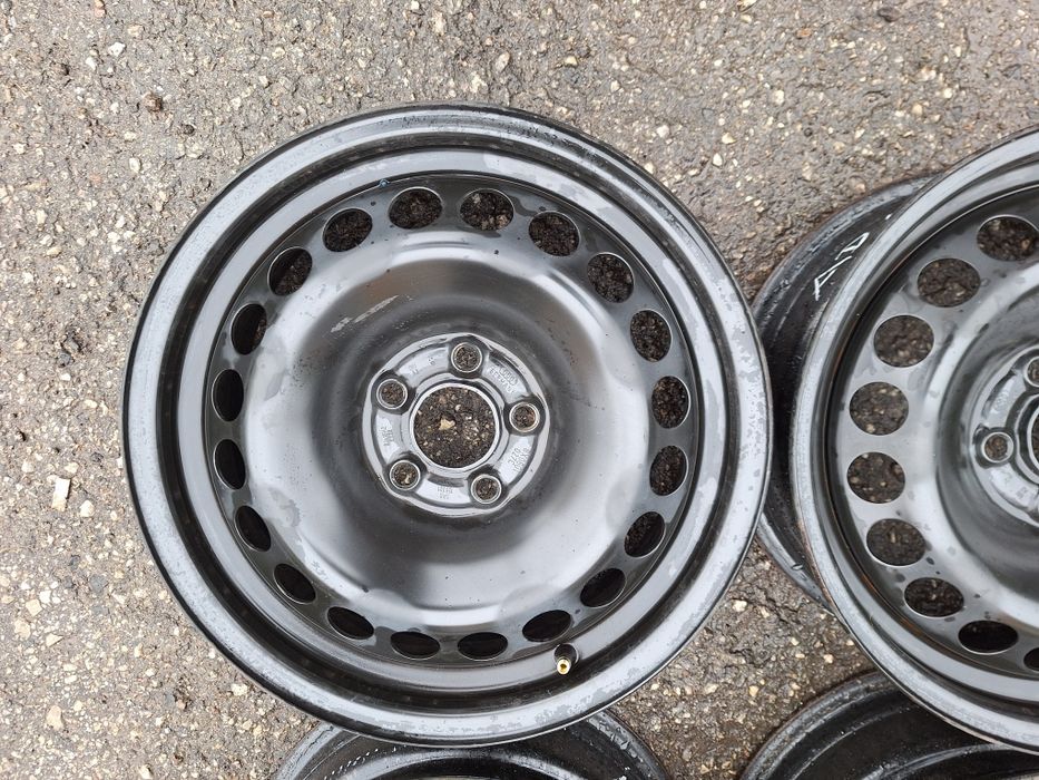 Ауди 3-15цола-5/100-оригинални с тасове