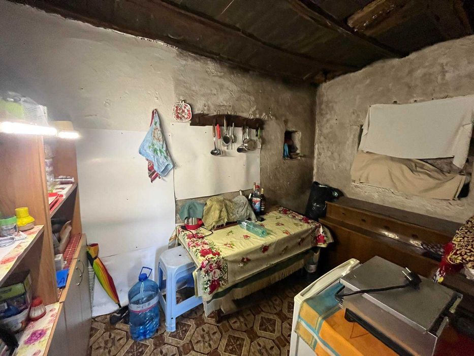 Къща в с. Тъжа с двор 1200 кв.м. – тиха локация и отличен потенциал