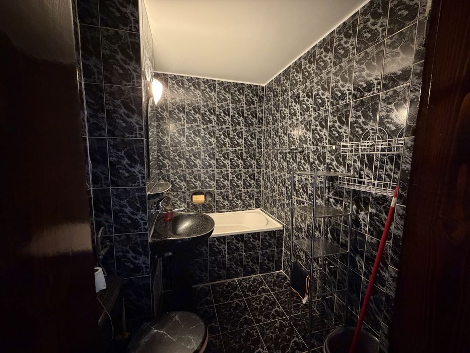 De închiriat apartament 3 camere Reghin