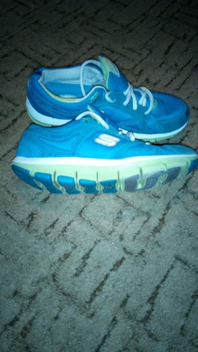 adidasi skechers shape ups pret