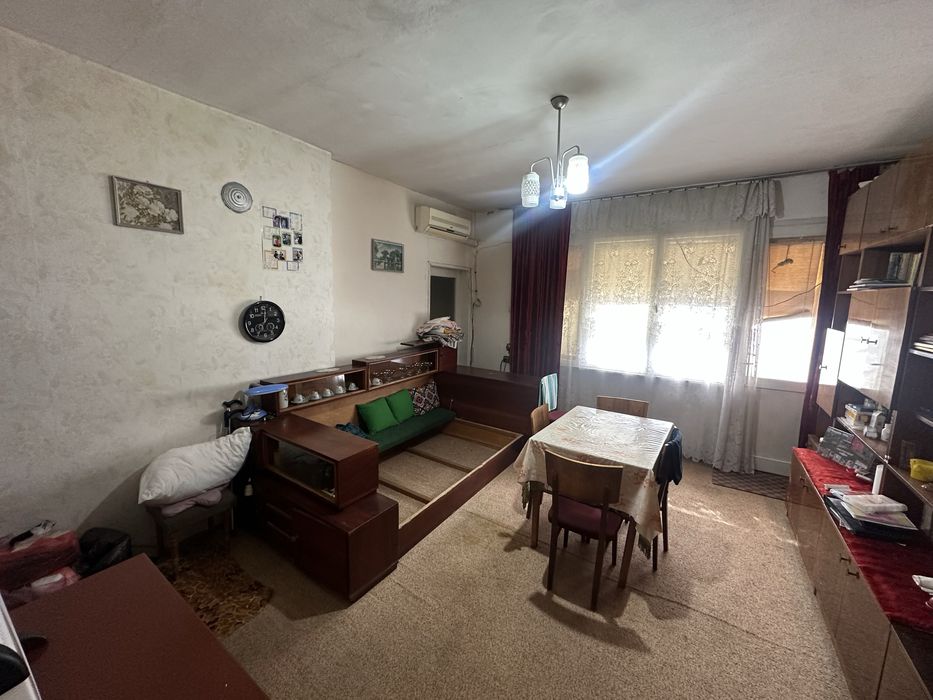 Дава се под наем Етаж от къща в Добрич, Дружба 1 - 196 кв.м за 126480 € - Снимка #7