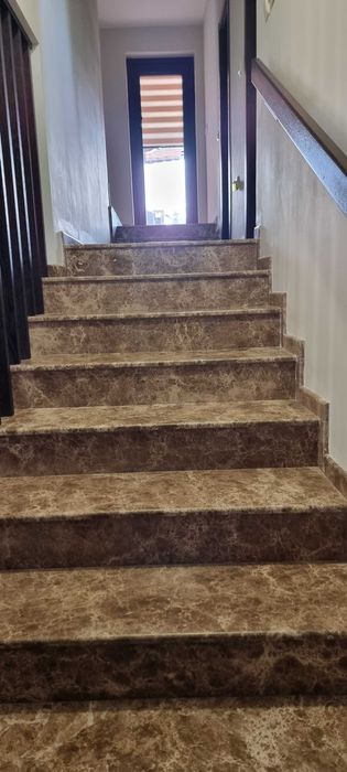 1829-Продава се двуетажна луксозна къща в кв. "Варош"