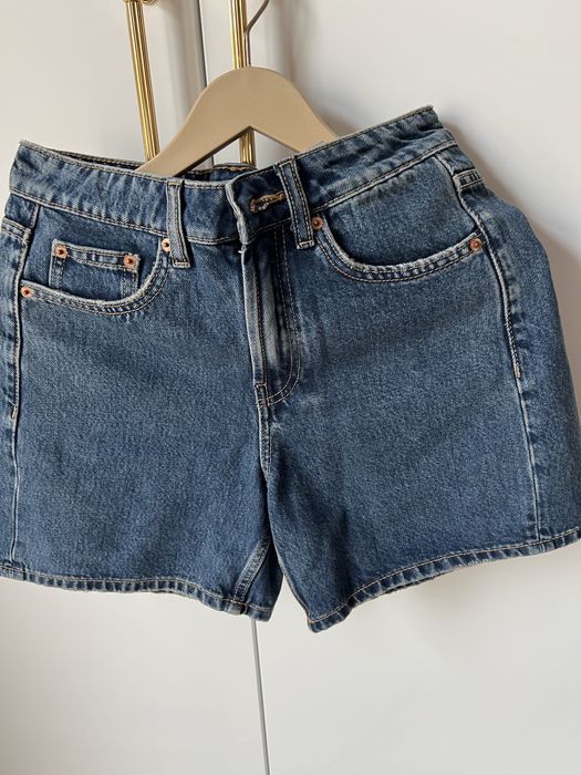 Продаются джинсовые шорты