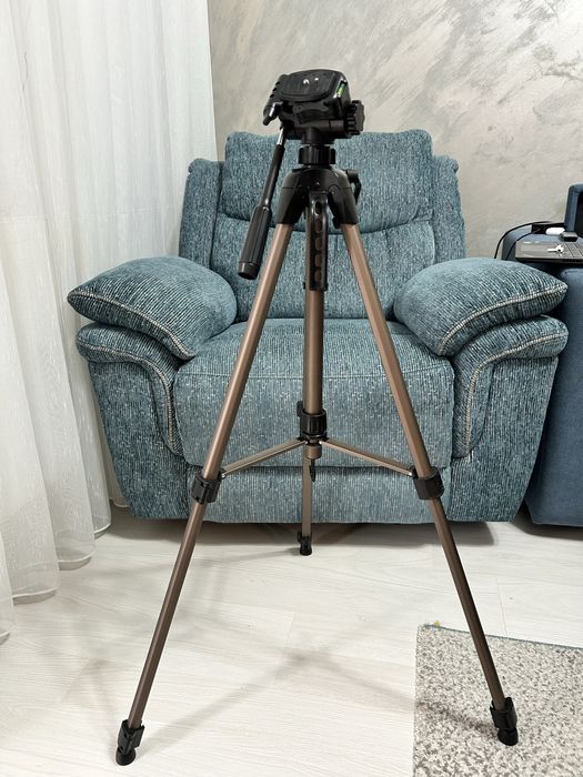 Canon 700D cu factura de achizite plus accesorii