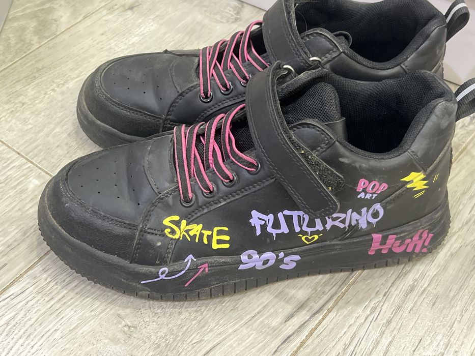 Ботинки для девочки. Очень удобные.