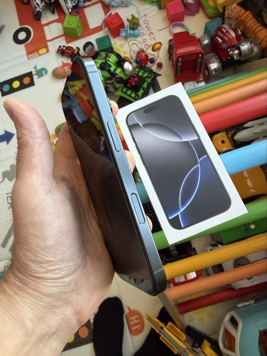 iPhone 16 Pro Black Titanium