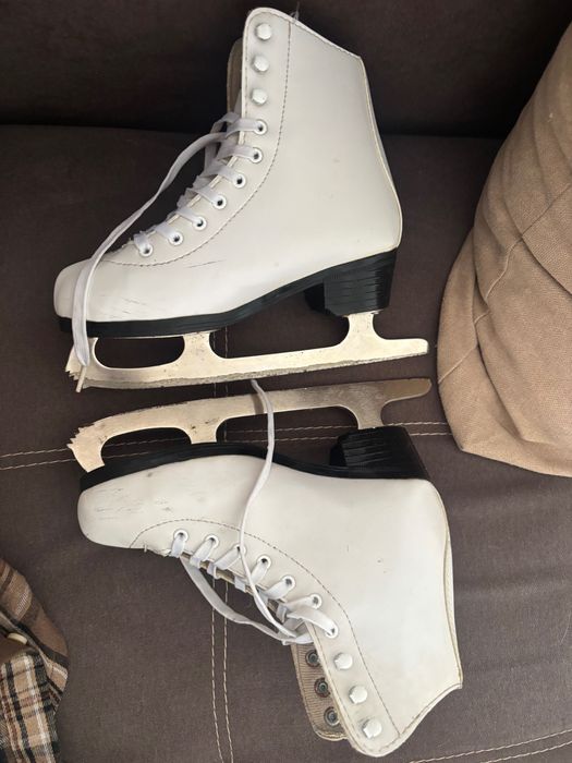 Фигурные коньки б/у в рабочем состоянии
