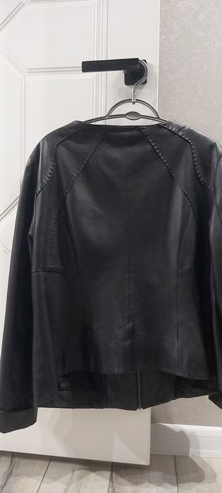 Продам кожанку на 52-54размер!