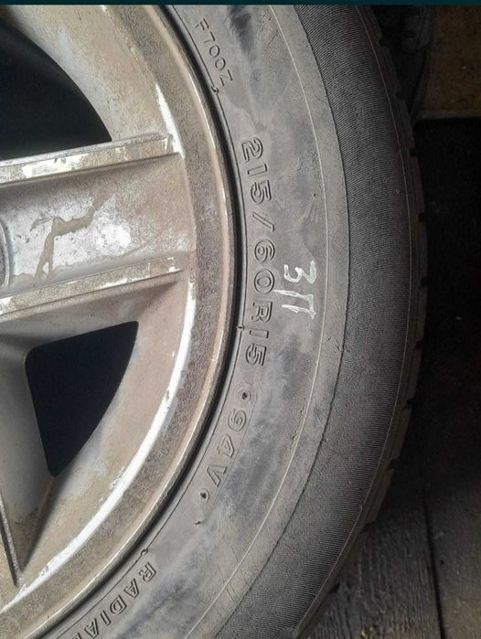 продаю шины с дисками на бмв е34 15 размер