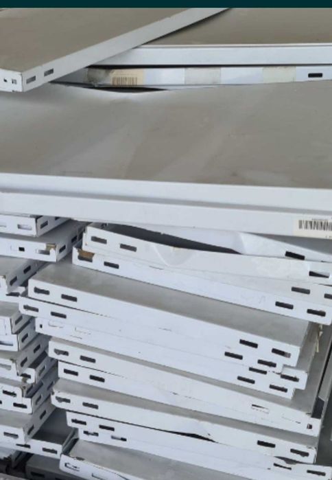 Метални стелажи, охранителни решетки.