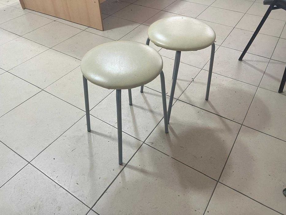 продаются кухонные табуретки