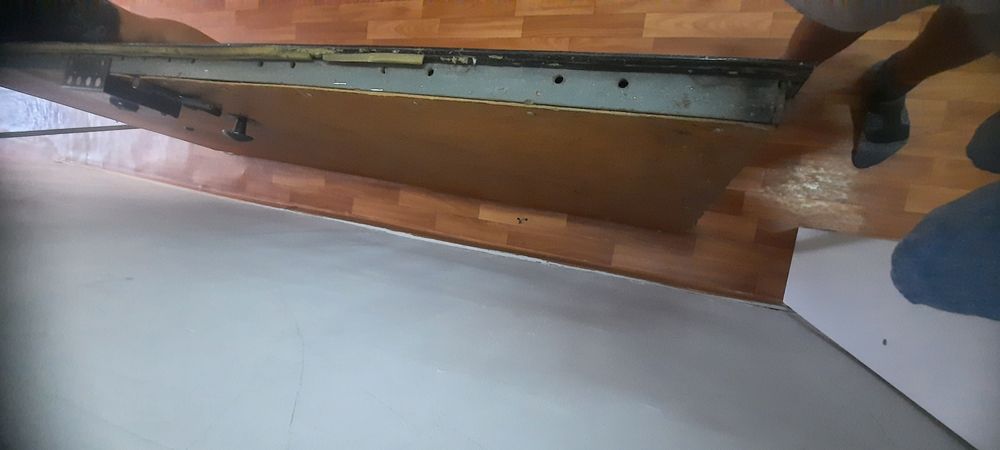 Продам железную дверь