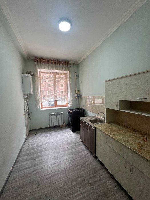 Kvartira sotiladi: Narxi: 62.500$ savdosi bor