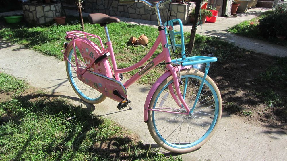 Bicicleta superba albastru cu roz perfecta, functionala totul original