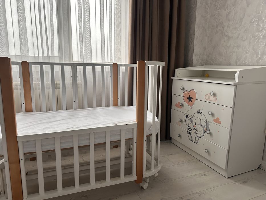 Манеж и Пеленальный детский шкаф