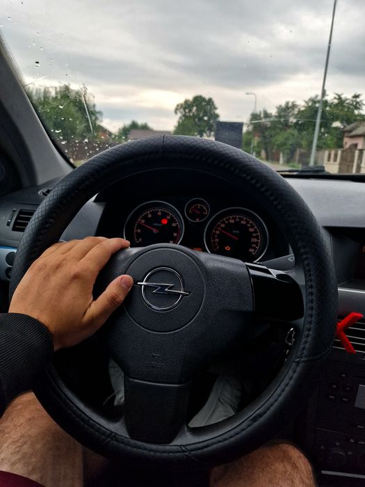 Vând Opel Astra H