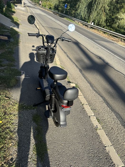 Vand scuter electric