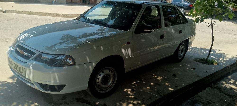 Нексия 2012 сотилади