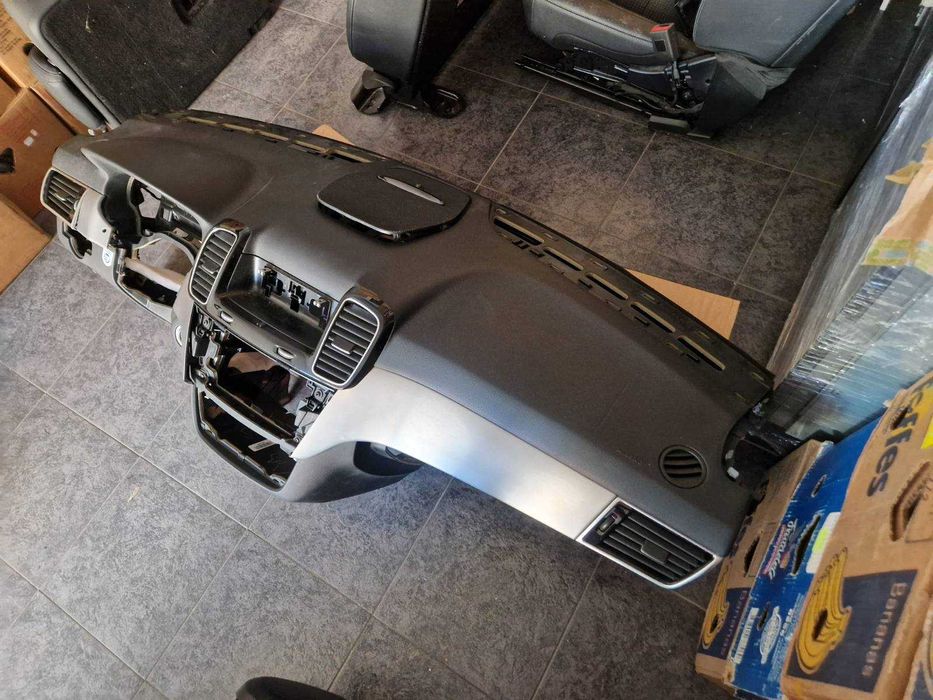 Табло с Airbag за Мercedes - Benz GLE ( W166 )