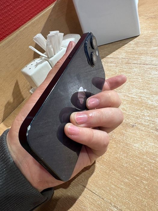 Продам айфон 14 128гб