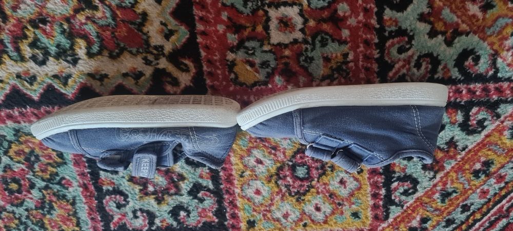 Продается детская обувь