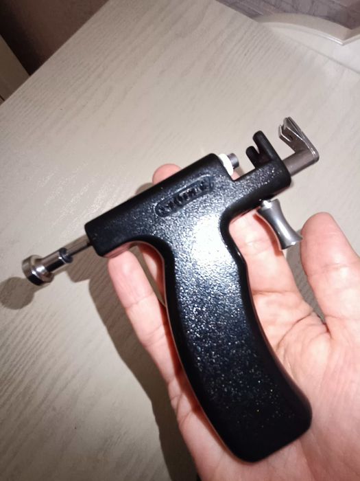 Продам аппарат для прокола ушей