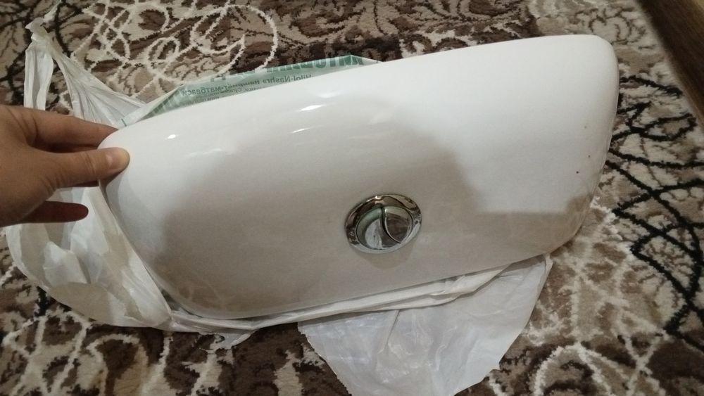 Крышка от бочка Унитаза