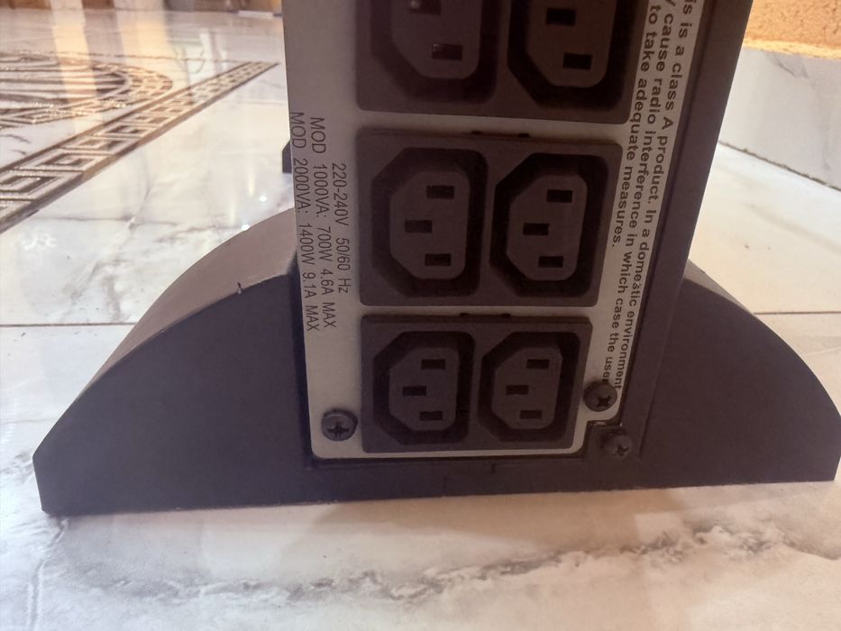 Vand sursa Smart-Ups RT 2000