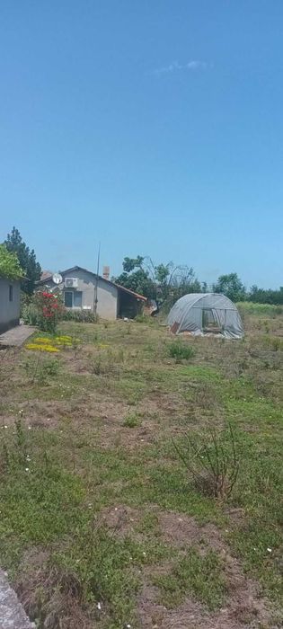 Къща с голям двор в Смин