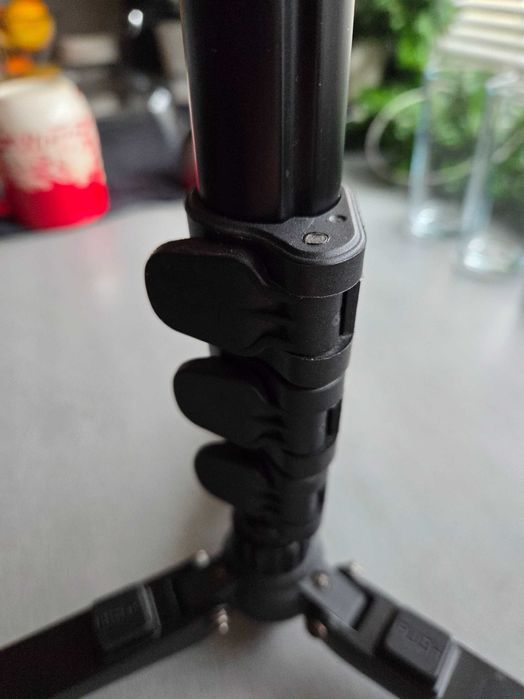 Монопод с хидравлична глава