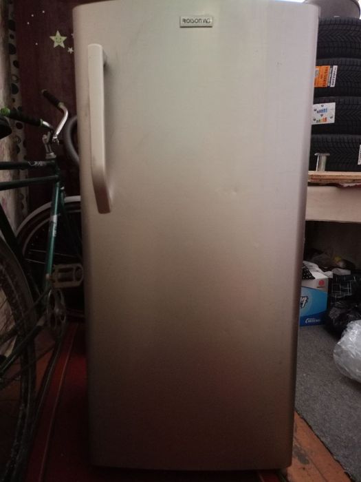 Продам холодильник а хорошем состоянии на ремонте не был работает хоро
