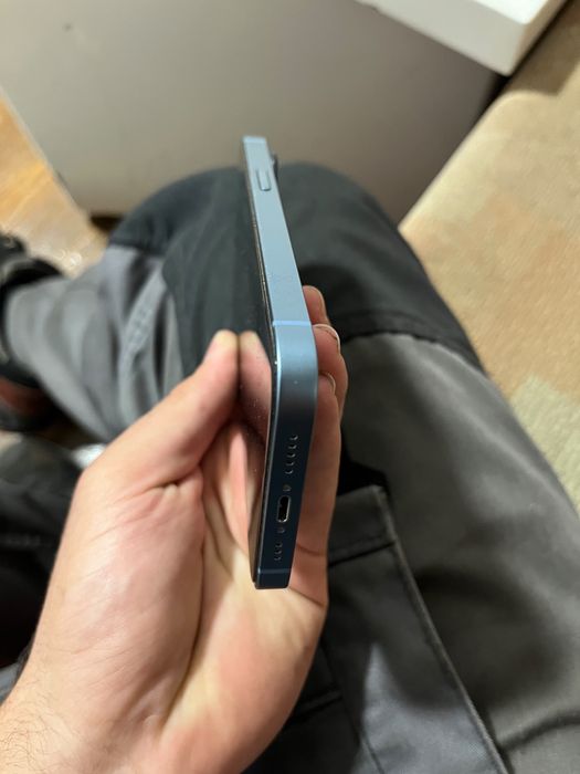 Iphone 14 albastru